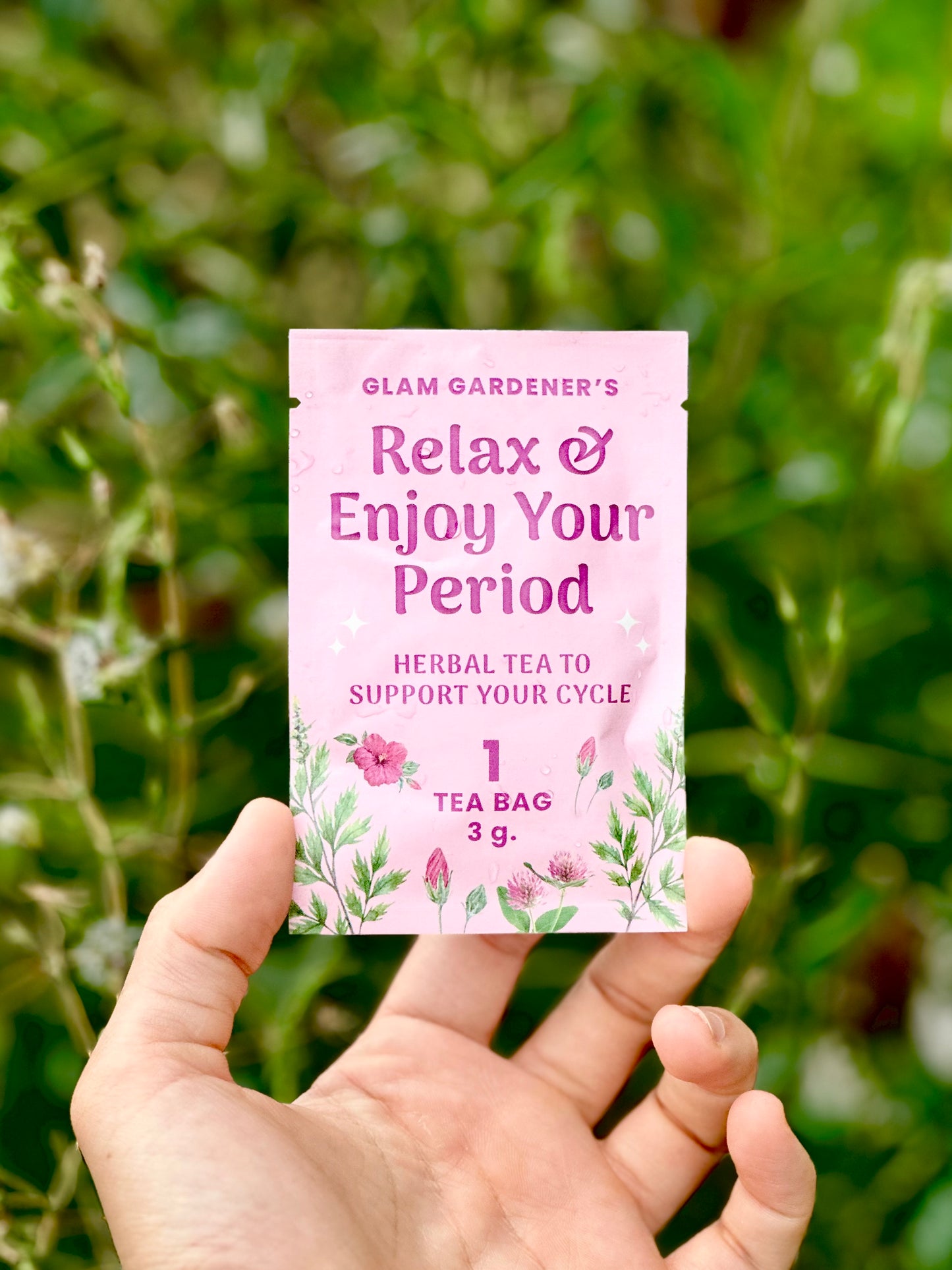 Relax & Enjoy Your Period • Single tea bag  • Herbal tea with Mugwort, Wild Lettuce, Red Clover & Hibiscus